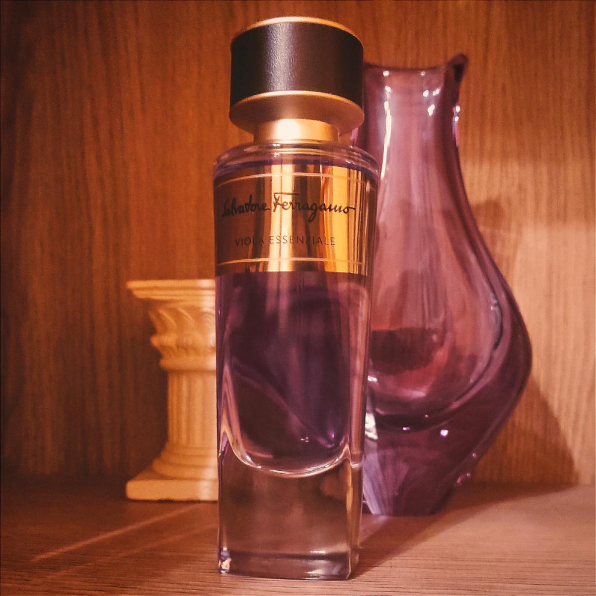 عطر ادکلن ویولا اسنسیال سالواتوره فراگامو - Viola Essenziale Salvatore Ferragamo - بررسی، قیمت و خرید
