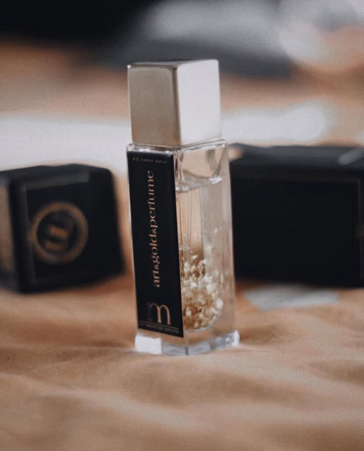 عطر ادکلن آرت اند گلد اند پرفیوم رامون مولویزار - Art & Gold & Perfume Ramon Molvizar - بررسی، قیمت و خرید