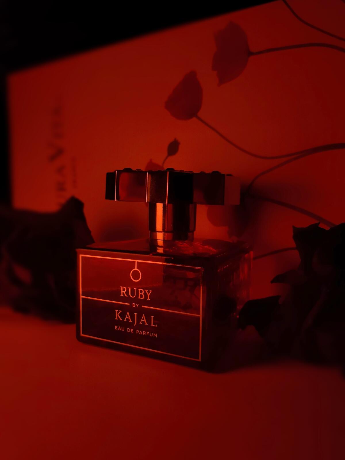 عطر ادکلن روبی کاجال - Ruby Kajal - بررسی، قیمت و خرید