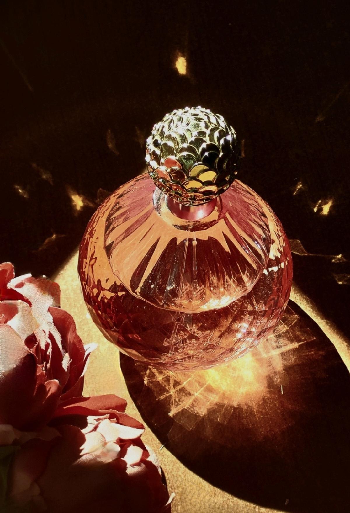 عطر ادکلن دزل پاریس هیلتون - Dazzle Paris Hilton - بررسی، قیمت و خرید