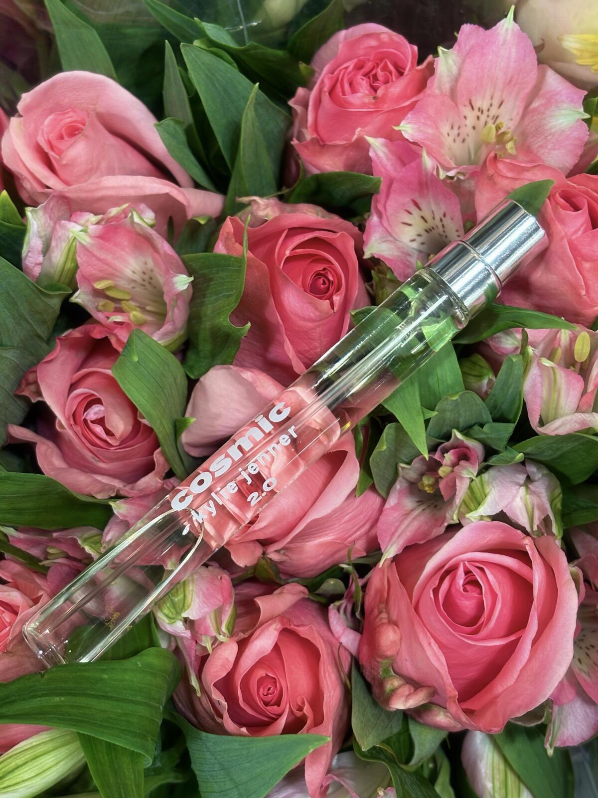 عطر ادکلن کازمیک دو نقطه صفر کایلی کازمتیکس - Cosmic 2.0 Kylie Cosmetics - بررسی، قیمت و خرید