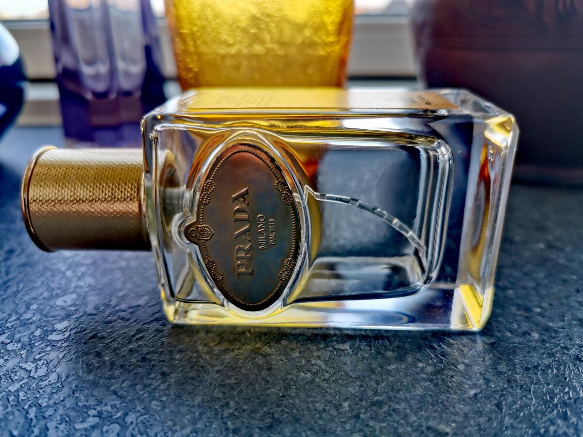 عطر ادکلن اینفیوژن دی آیریس او دو پارفوم ابسولو پِرادا - Infusion d'Iris Eau de Parfum Absolue Prada - بررسی، قیمت و خرید