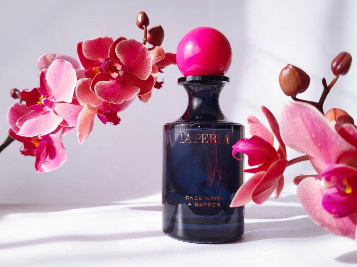 عطر ادکلن وانس آپان اِه گاردن لا پرلا - Once Upon A Garden La Perla - بررسی، قیمت و خرید