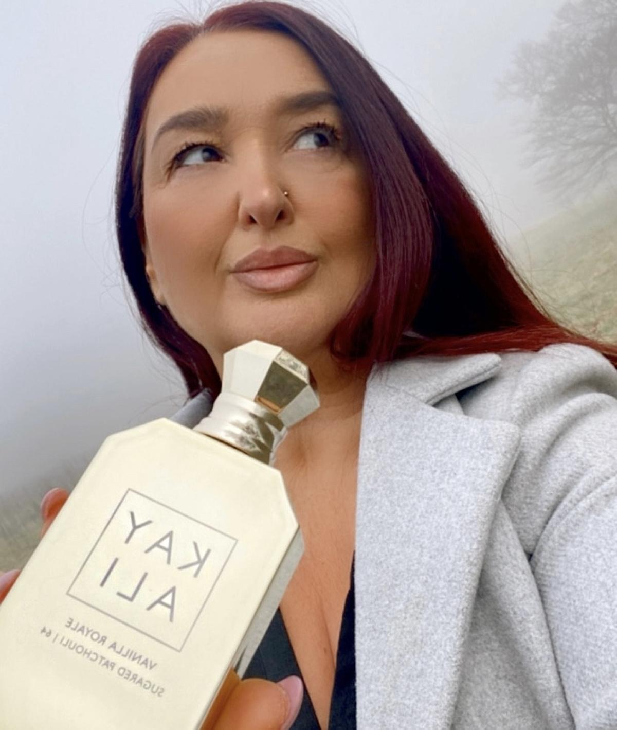 عطر ادکلن وانیلا رویال شوگرد پاچولی ۶۴ ادو پارفوم اینتنس کیالی فراگرنسس - Vanilla Royale Sugared Patchouli | 64 Eau De Parfum Intense Kayali Fragrances - بررسی، قیمت و خرید