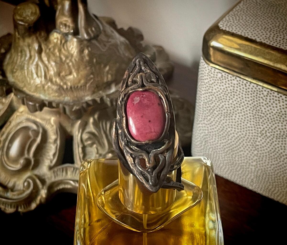 عطر ادکلن آمیگدالا مندیتوروزا - Amygdala Mendittorosa - بررسی، قیمت و خرید