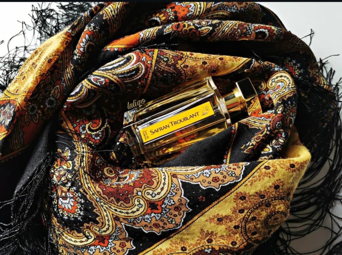 عطر ادکلن سفران ترابلانت لارتیزان پارفومر - Safran Troublant L'Artisan Parfumeur - بررسی، قیمت و خرید