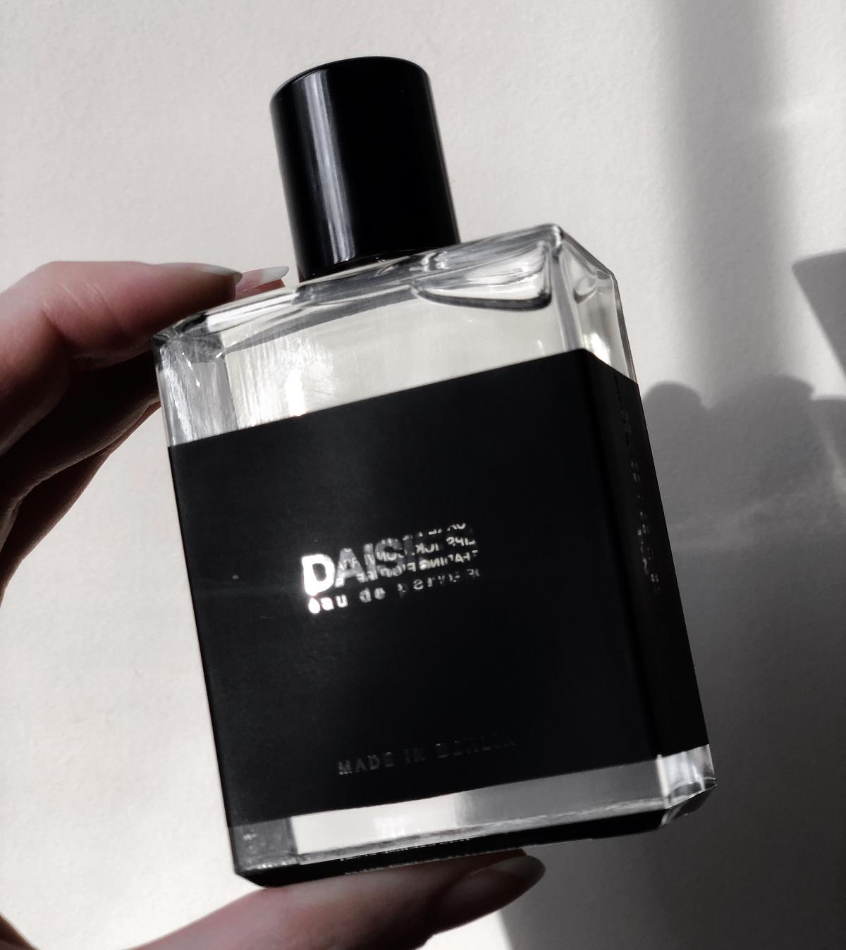 عطر ادکلن دِیزی‎ز ماث اند ربیت پرفیومز - Daisies Moth and Rabbit Perfumes - بررسی، قیمت و خرید