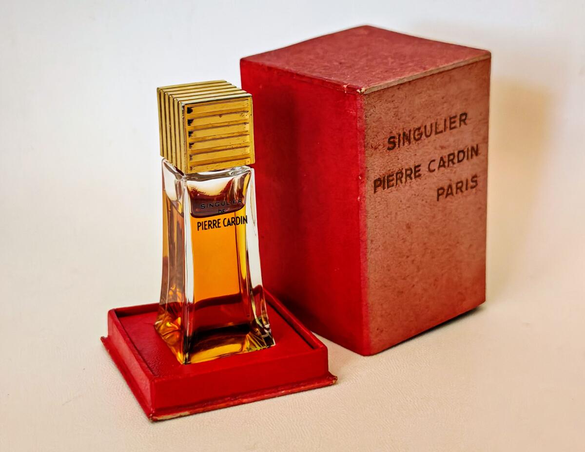 عطر ادکلن سنگولیه پیِر کاردَن - Singulier Pierre Cardin - بررسی، قیمت و خرید