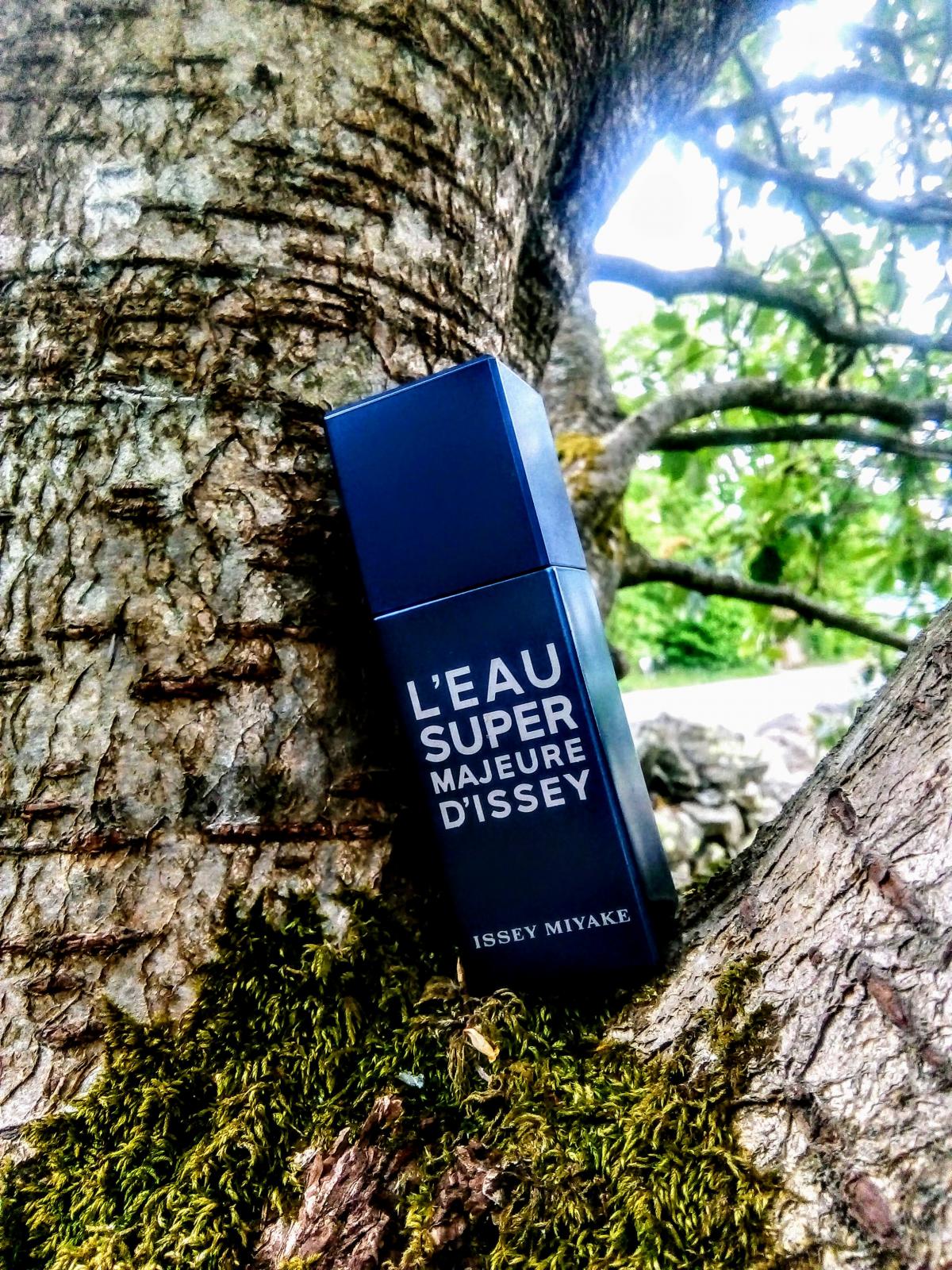 عطر ادکلن لو سوپر ماژور دی ایسی ایسه میاکه - L’Eau Super Majeure d’Issey Issey Miyake - بررسی، قیمت و خرید