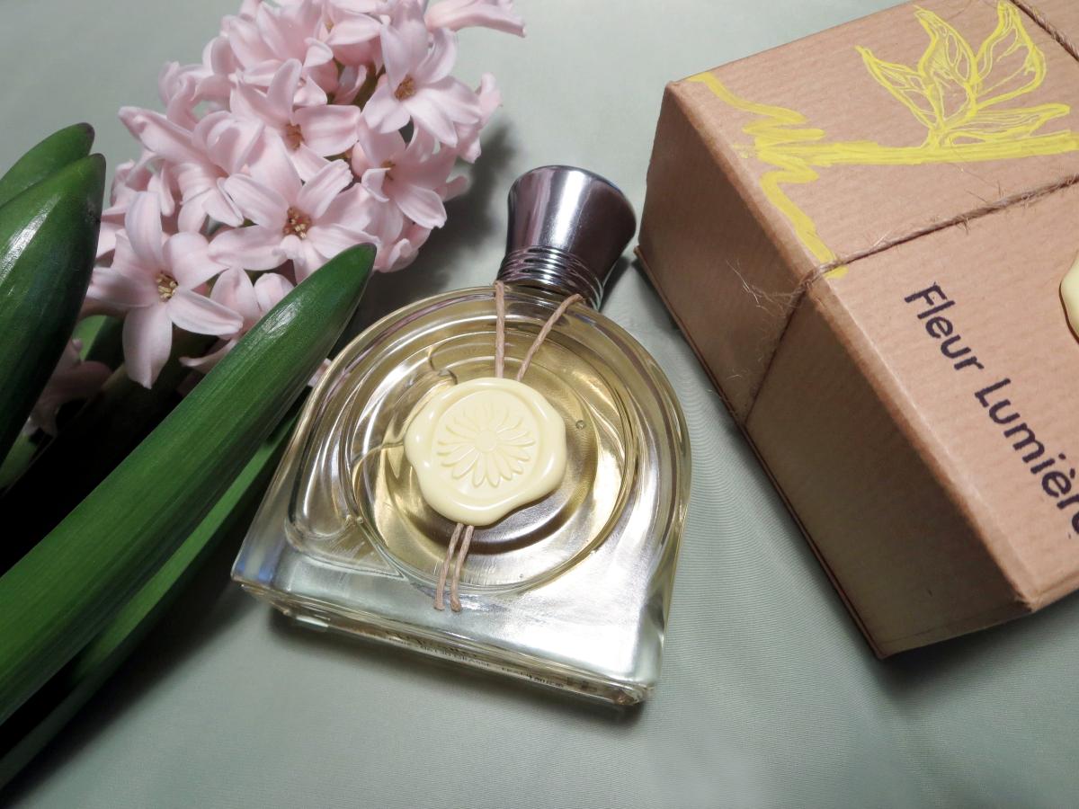 عطر ادکلن فلور لومیِر ام میکالف - Fleur Lumière M. Micallef - بررسی، قیمت و خرید