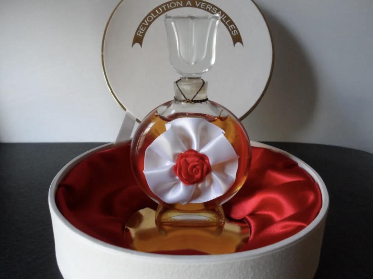 عطر ادکلن رولوشن آ ورسای ژان دسپره - Revolution à Versailles Jean Desprez - بررسی، قیمت و خرید