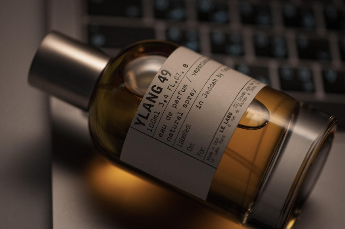 عطر ادکلن یلنگ ۴۹ له لابو - Ylang 49 Le Labo - بررسی، قیمت و خرید