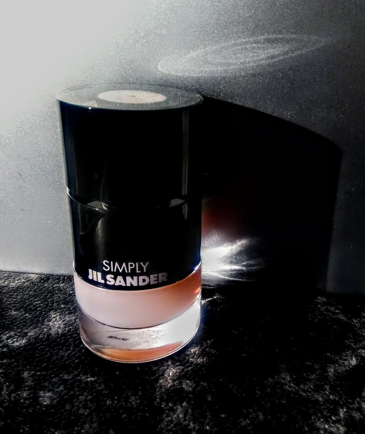 عطر ادکلن سیمپلی جیل ساندر پودره جیل سندر - Simply Jil Sander Poudrée Jil Sander - بررسی، قیمت و خرید