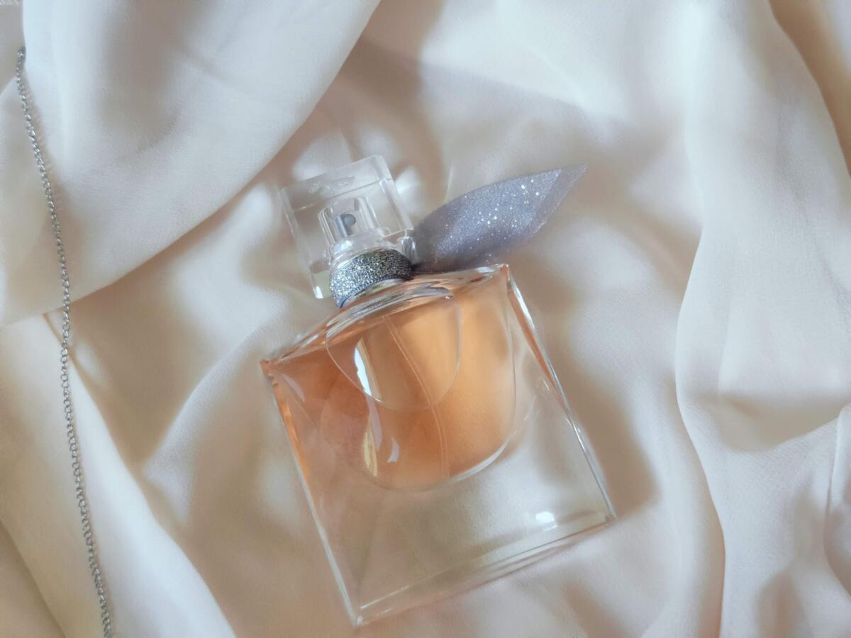 عطر ادکلن لا ویه بل لو پارفوم لجره لانکوم - La Vie Est Belle L'Eau de Parfum Legere Lancôme - بررسی، قیمت و خرید