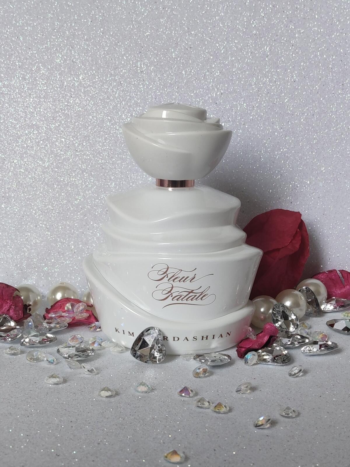 عطر ادکلن فلور فتال کیم کارداشیان - Fleur Fatale Kim Kardashian - بررسی، قیمت و خرید
