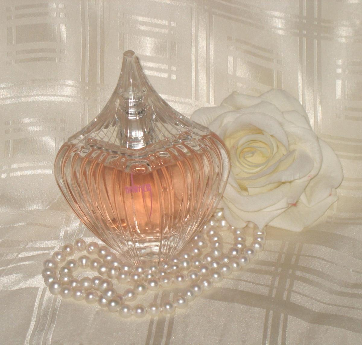 عطر ادکلن ناوَئِم جونید پرفیومز - Nawaem Junaid Perfumes - بررسی، قیمت و خرید