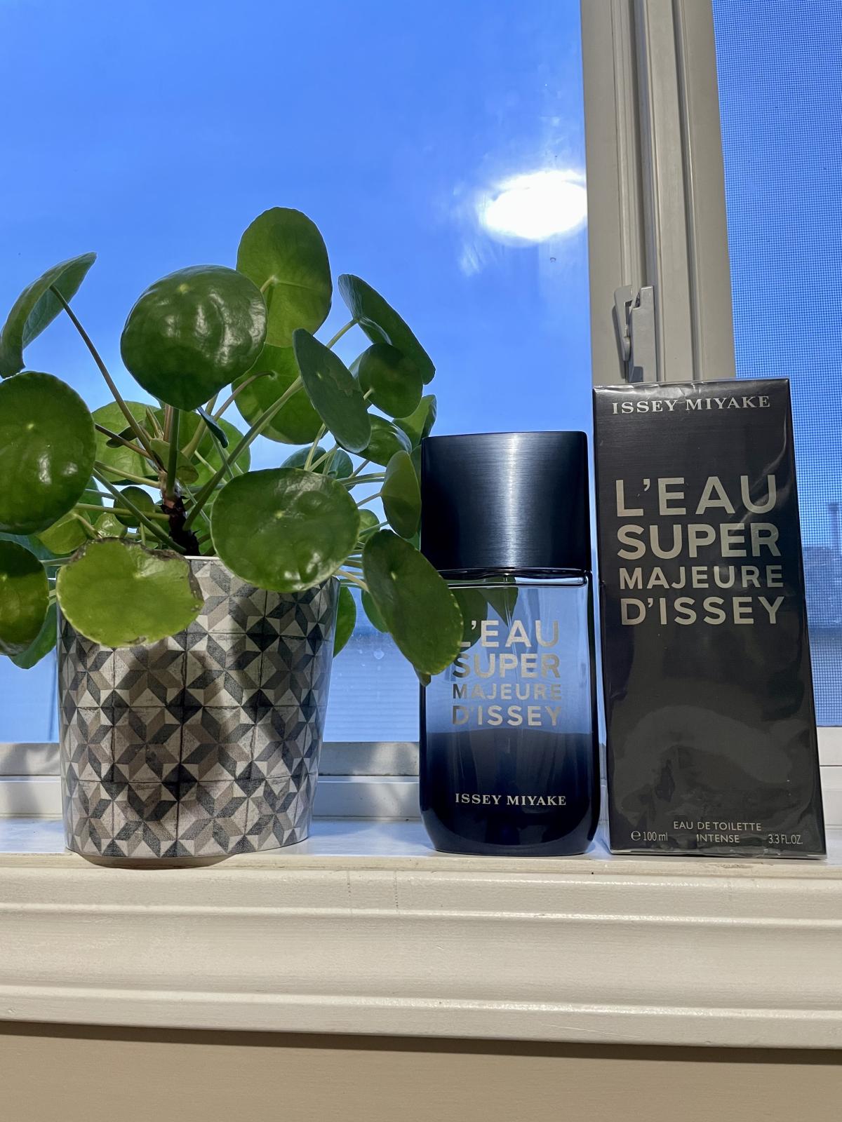 عطر ادکلن لو سوپر ماژور دی ایسی ایسه میاکه - L’Eau Super Majeure d’Issey Issey Miyake - بررسی، قیمت و خرید