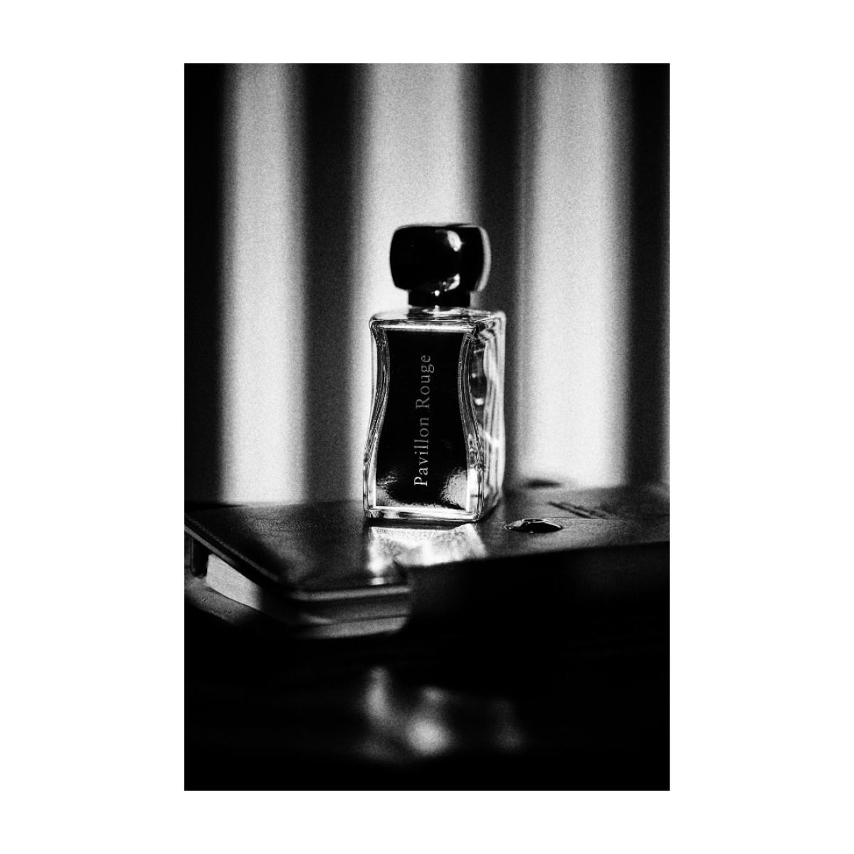 عطر ادکلن پاویون روژ ژووآ پاریس - Pavillon Rouge Jovoy Paris - بررسی، قیمت و خرید