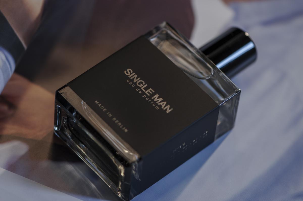 عطر ادکلن سینگل من ماث اند ربیت پرفیومز - Single Man Moth and Rabbit Perfumes - بررسی، قیمت و خرید
