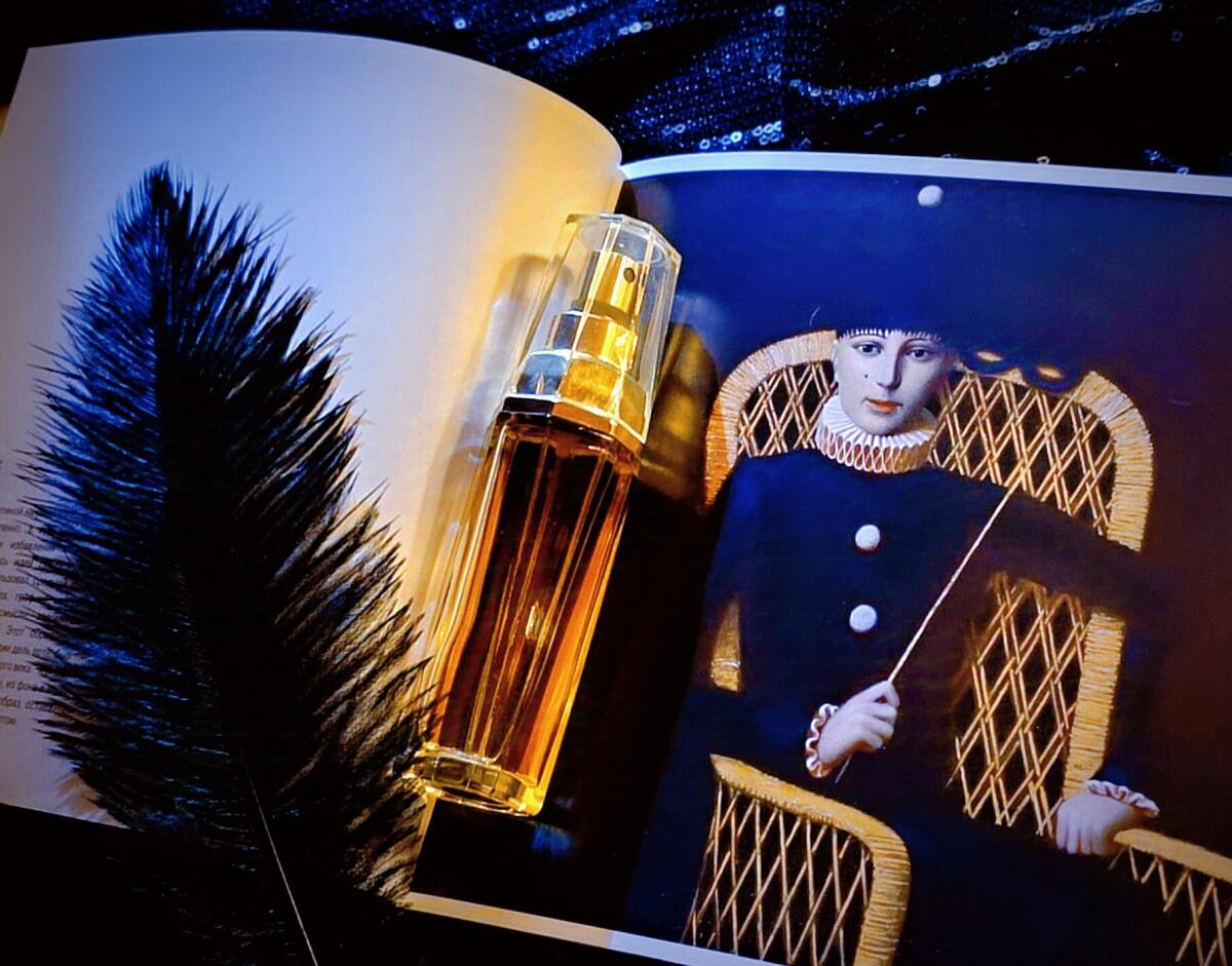 عطر ادکلن انجل‌فایر مری کی - Angelfire Mary Kay - بررسی، قیمت و خرید