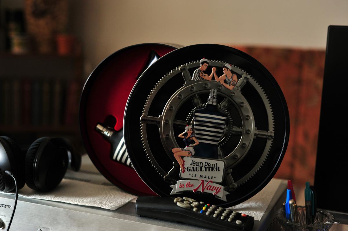 عطر ادکلن له میل این د نیوی ژان پل گوتیه - Le Male In The Navy Jean Paul Gaultier - بررسی، قیمت و خرید