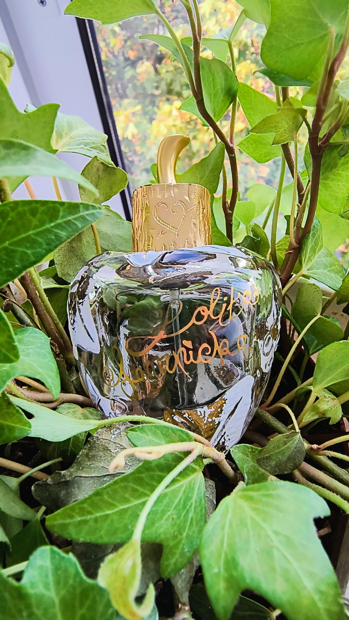 عطر ادکلن لو جولی لولیتا لمپیکا - L’Eau Jolie Lolita Lempicka - بررسی، قیمت و خرید