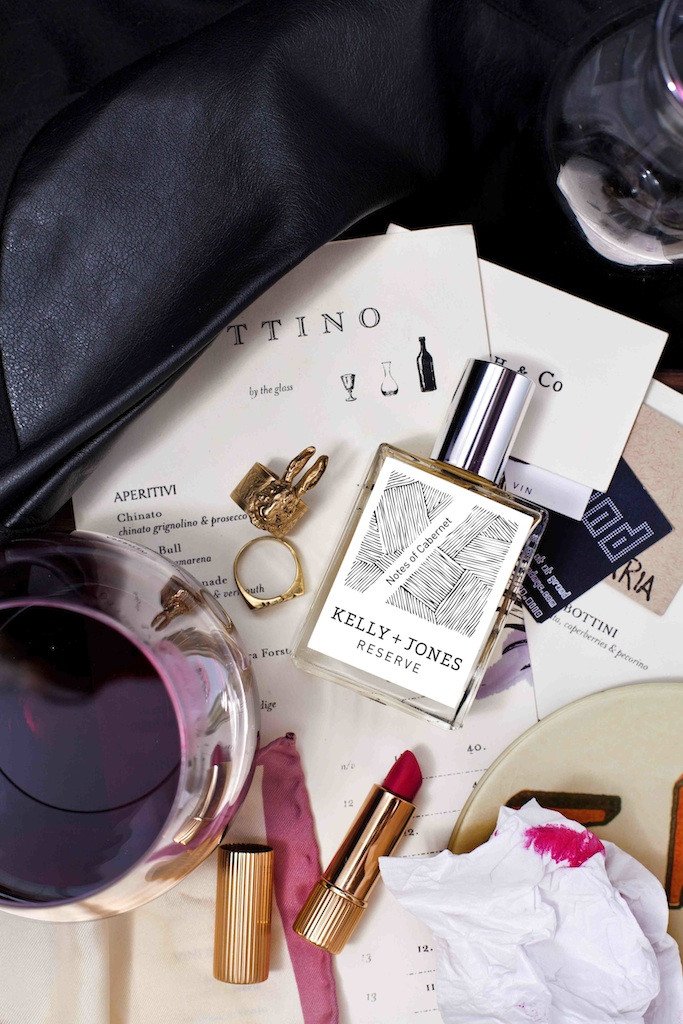 عطر ادکلن نوتز آف کابِرنه ریزِرو کلی و جونز - Notes of Cabernet Reserve Kelly & Jones - بررسی، قیمت و خرید