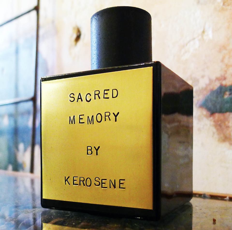 عطر ادکلن سکرد مموری کروزن - Sacred Memory Kerosene - بررسی، قیمت و خرید