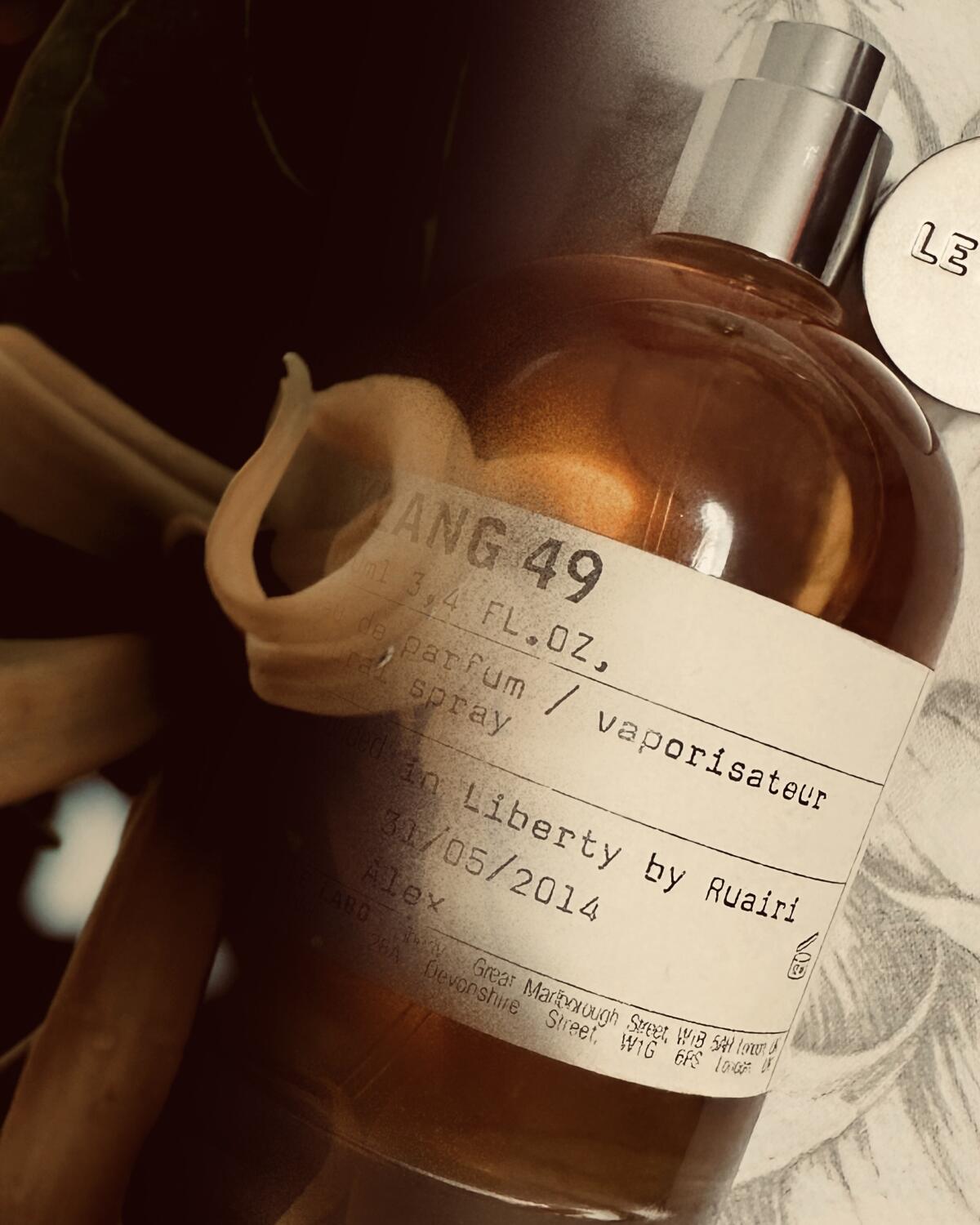 عطر ادکلن یلنگ ۴۹ له لابو - Ylang 49 Le Labo - بررسی، قیمت و خرید