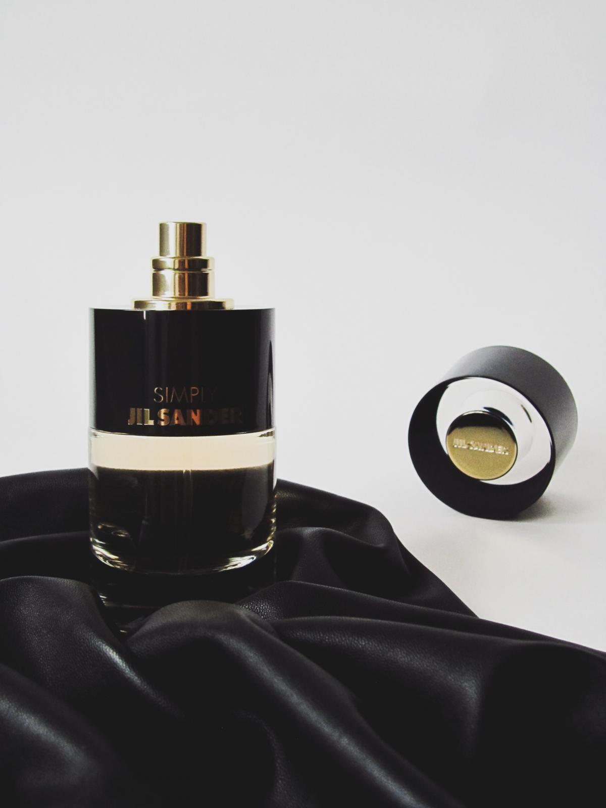 عطر ادکلن سیمپلی جیل سندر جیلی ساندر - Simply Jil Sander Jil Sander - بررسی، قیمت و خرید