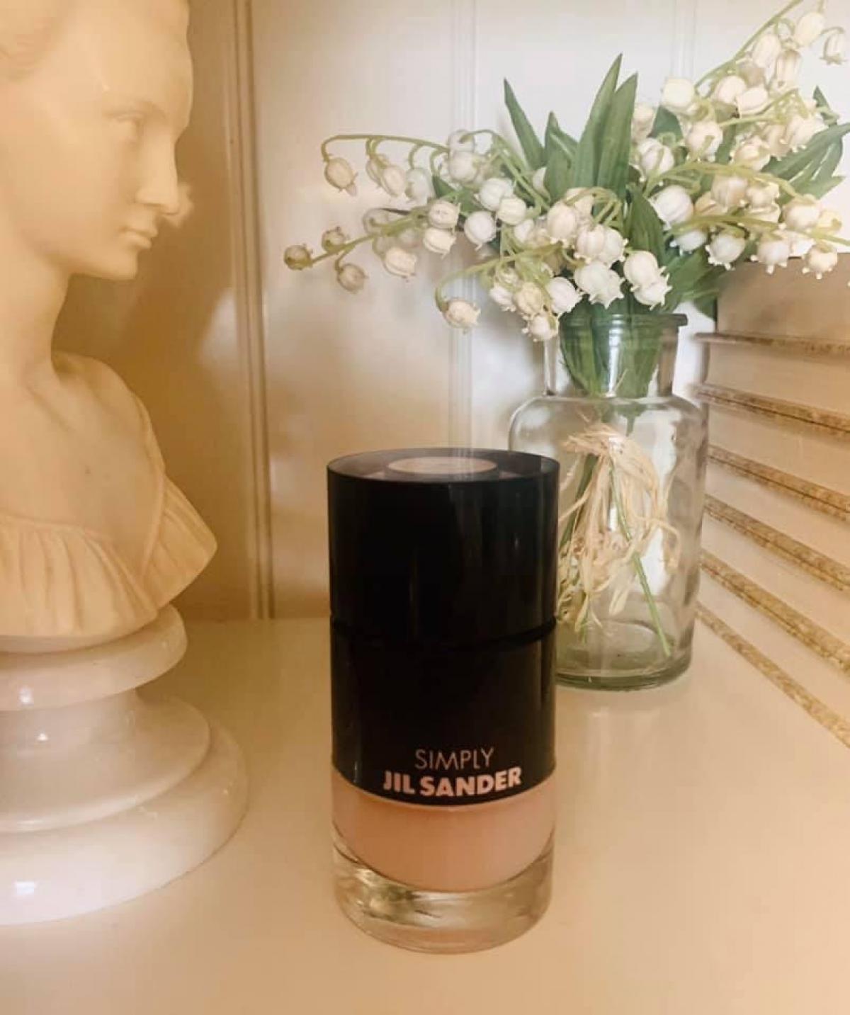 عطر ادکلن سیمپلی جیل ساندر پودره جیل سندر - Simply Jil Sander Poudrée Jil Sander - بررسی، قیمت و خرید