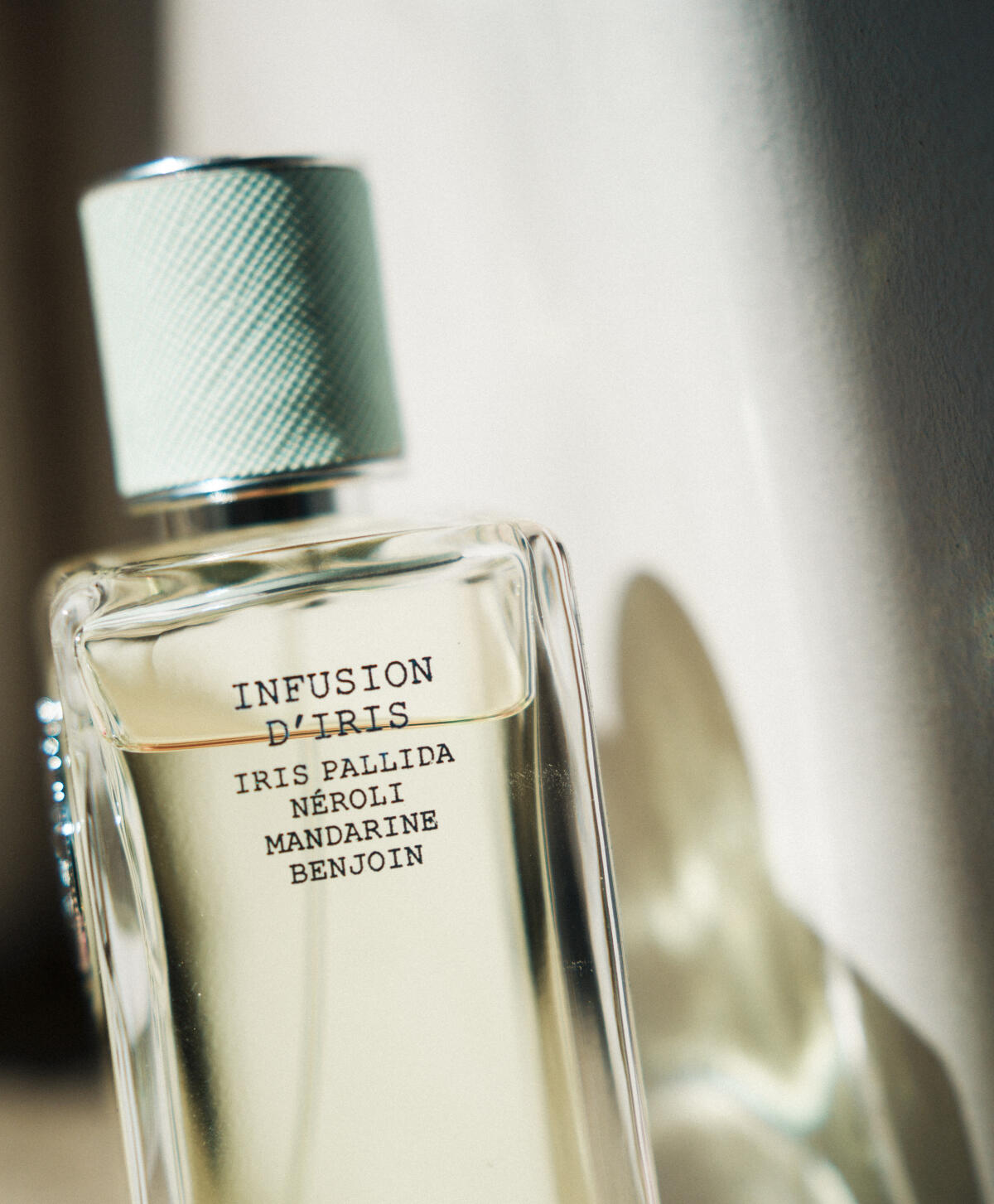 عطر ادکلن اینفیوژن دی آیریس پرادا - Infusion d'Iris (2015) Prada - بررسی، قیمت و خرید