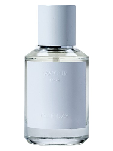عطر ادکلن امور وان دی - 004 Amour One Day - بررسی، قیمت و خرید