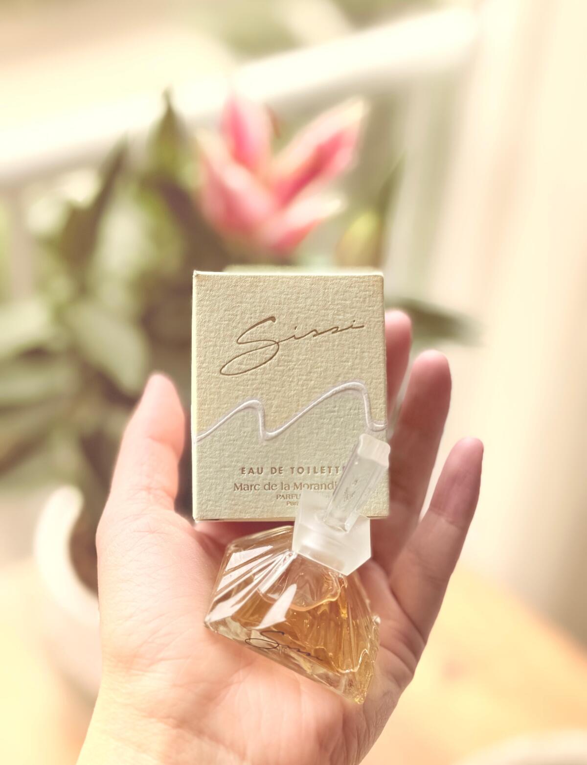 عطر ادکلن سیسی مارک د لا موراندیه - Sissi Marc de la Morandiere - بررسی، قیمت و خرید