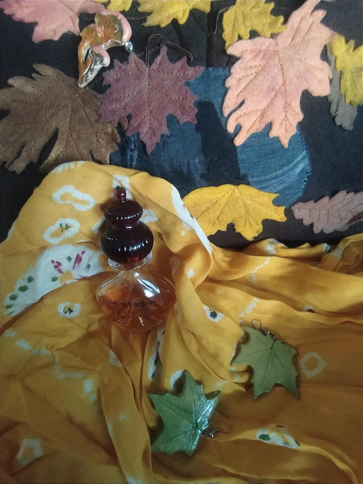 عطر ادکلن ونیز ۲۰۱۱ لورا بیاجوتی - Venezia 2011 Laura Biagiotti - بررسی، قیمت و خرید