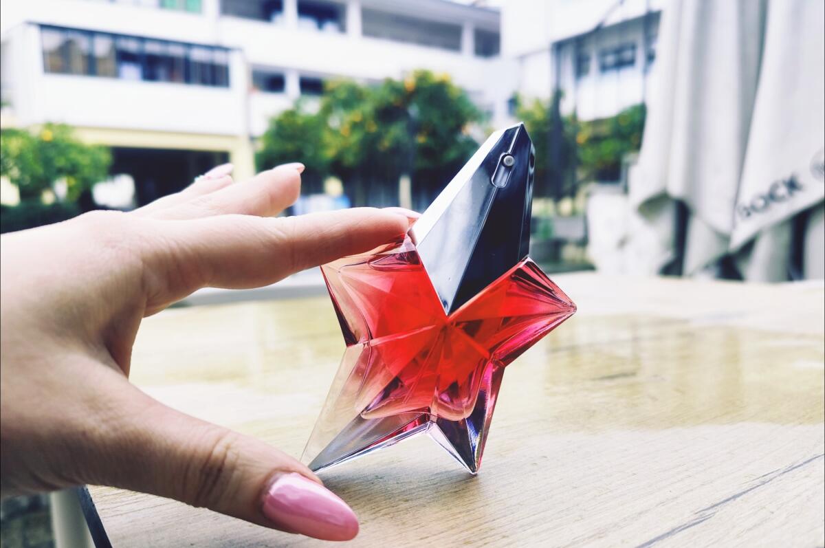 عطر ادکلن انجل نُوا موگلر - Angel Nova Mugler - بررسی، قیمت و خرید