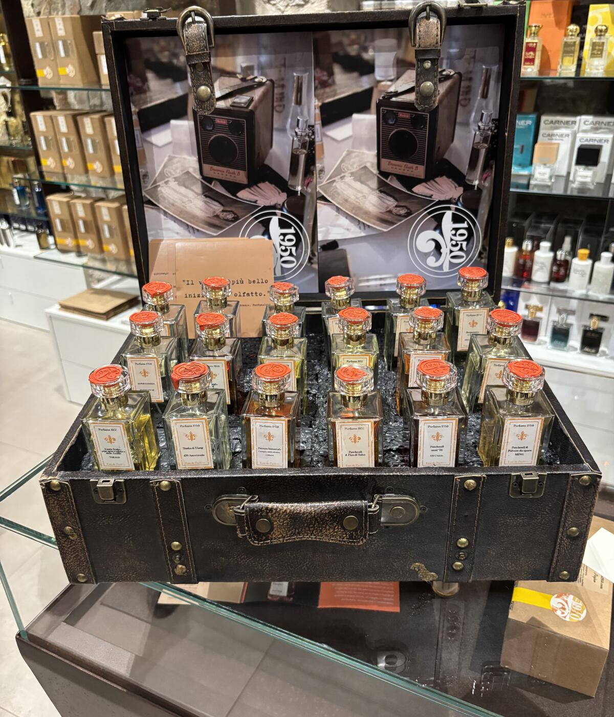 عطر ادکلن کافی شاپ ششصد و بیست و هفت آمستردام پرفیومز بمبئی نوزده پنجاه - Coffee Shop 627 Amsterdam Parfums Bombay 1950 - بررسی، قیمت و خرید