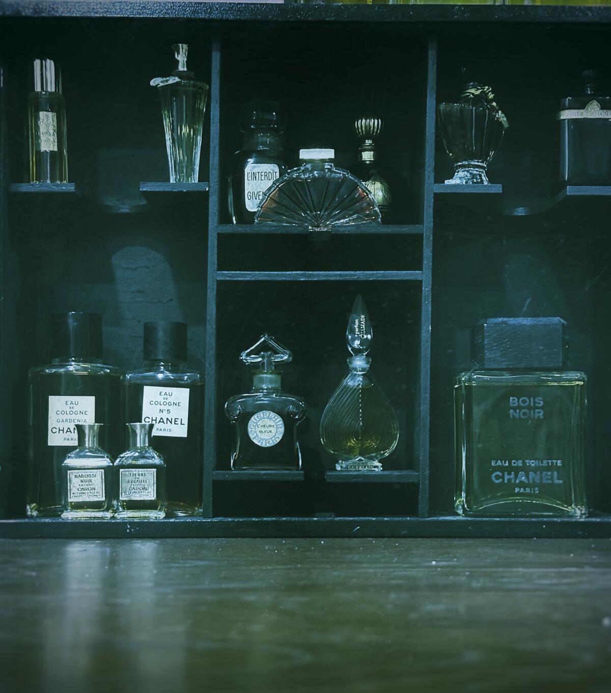 عطر ادکلن بروومز ل گالیون - Brumes (2020) Le Galion - بررسی، قیمت و خرید