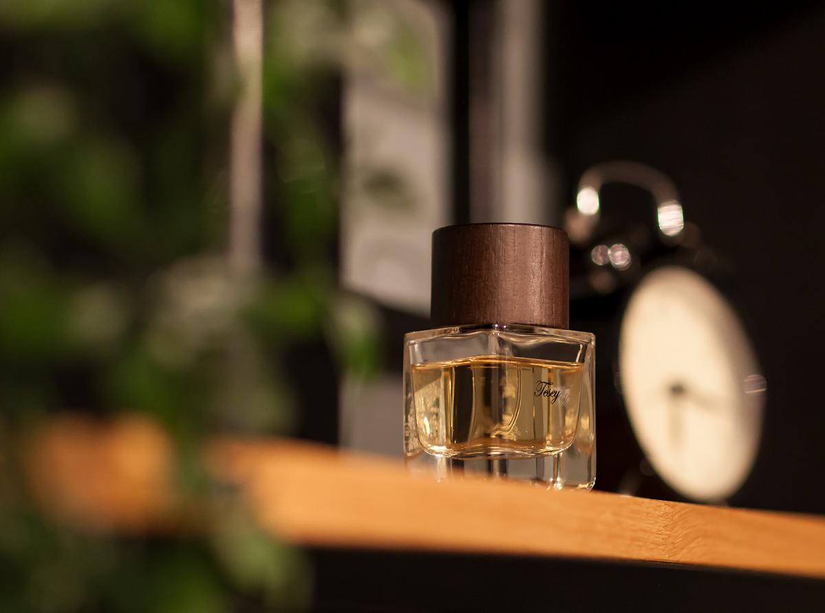 عطر ادکلن تسی لِ کُنت - Tesey Les Contes - بررسی، قیمت و خرید