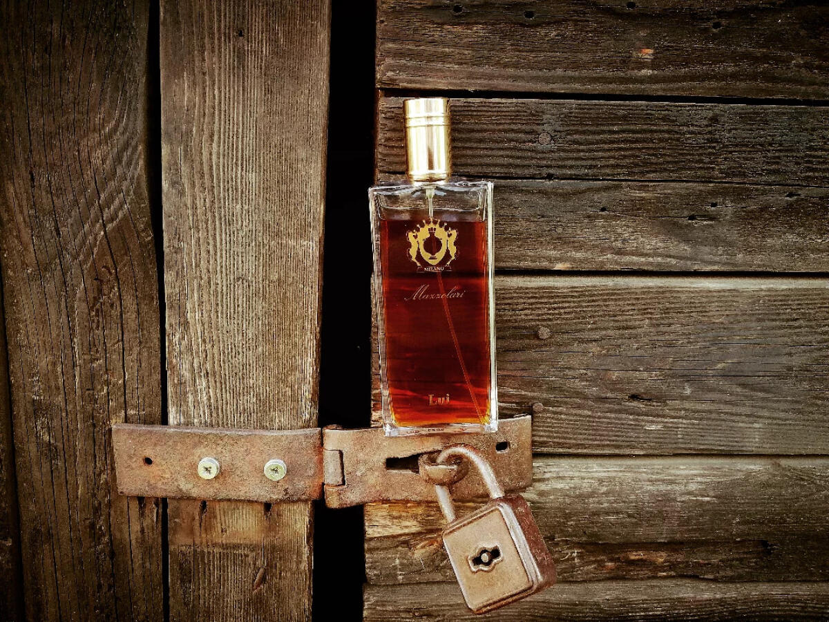 عطر ادکلن لوی مازولاری - Lui Mazzolari - بررسی، قیمت و خرید