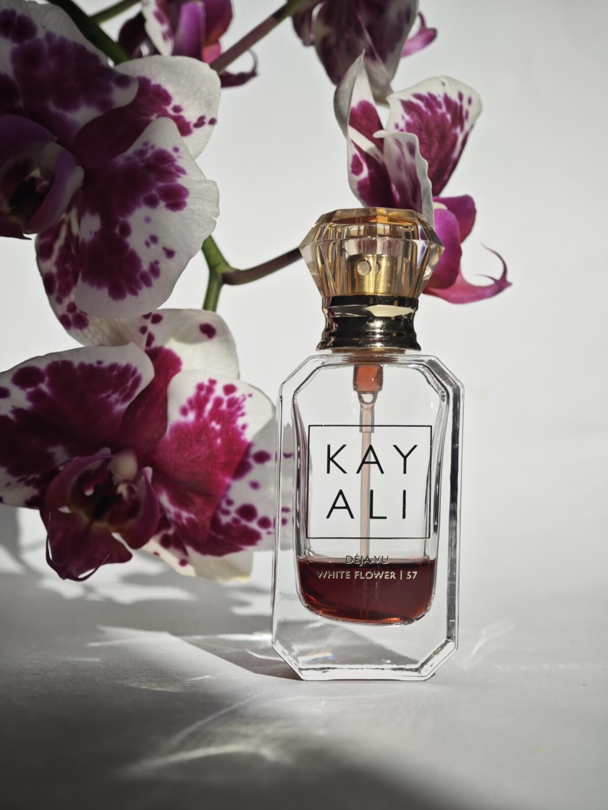 عطر ادکلن دژاوو وایت فلاور ۵۷ کیالی فرگرنسز - Déjà Vu White Flower 57 Kayali Fragrances - بررسی، قیمت و خرید