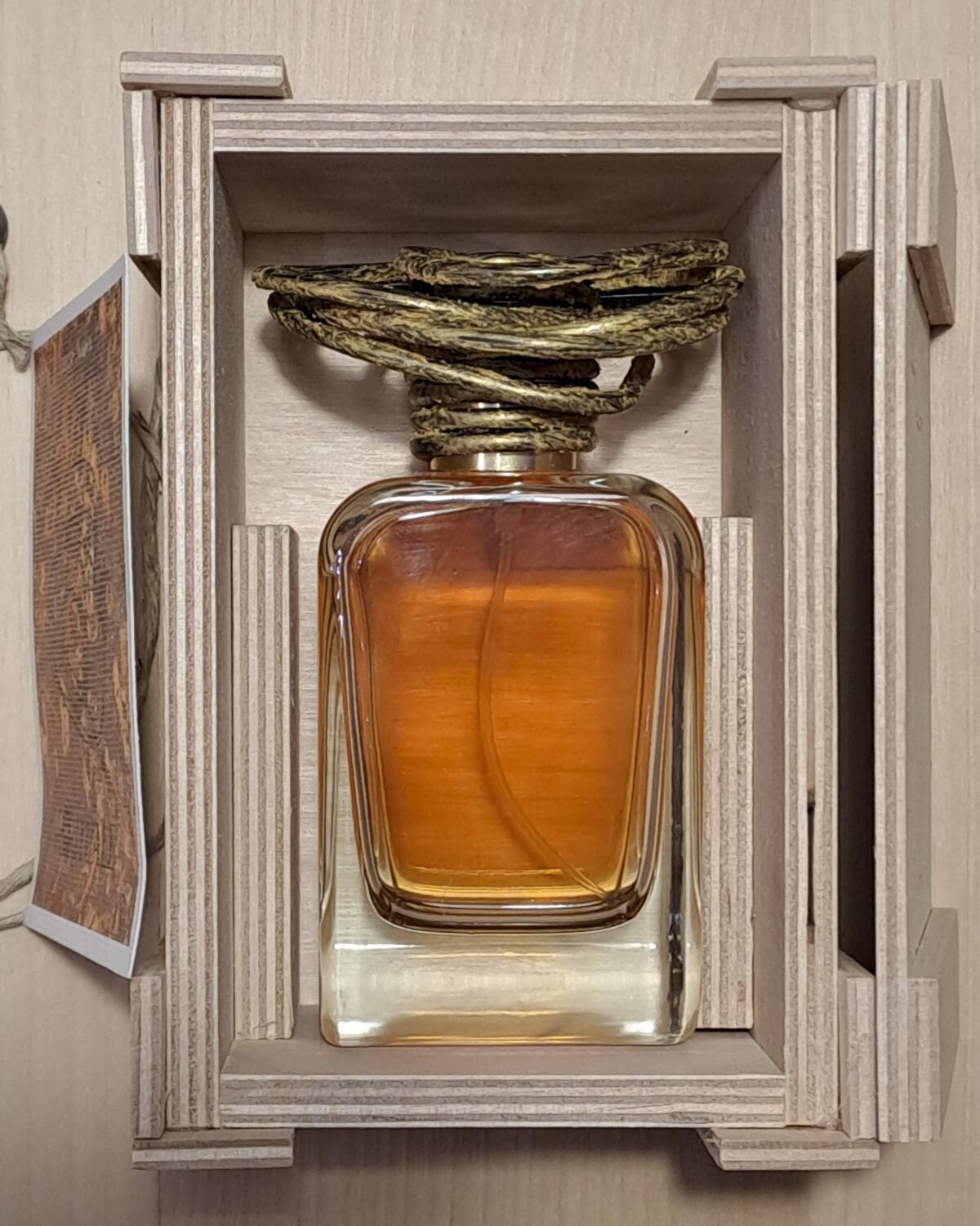 عطر ادکلن ریچوآله مندیتوروسا - Rituale Mendittorosa - بررسی، قیمت و خرید