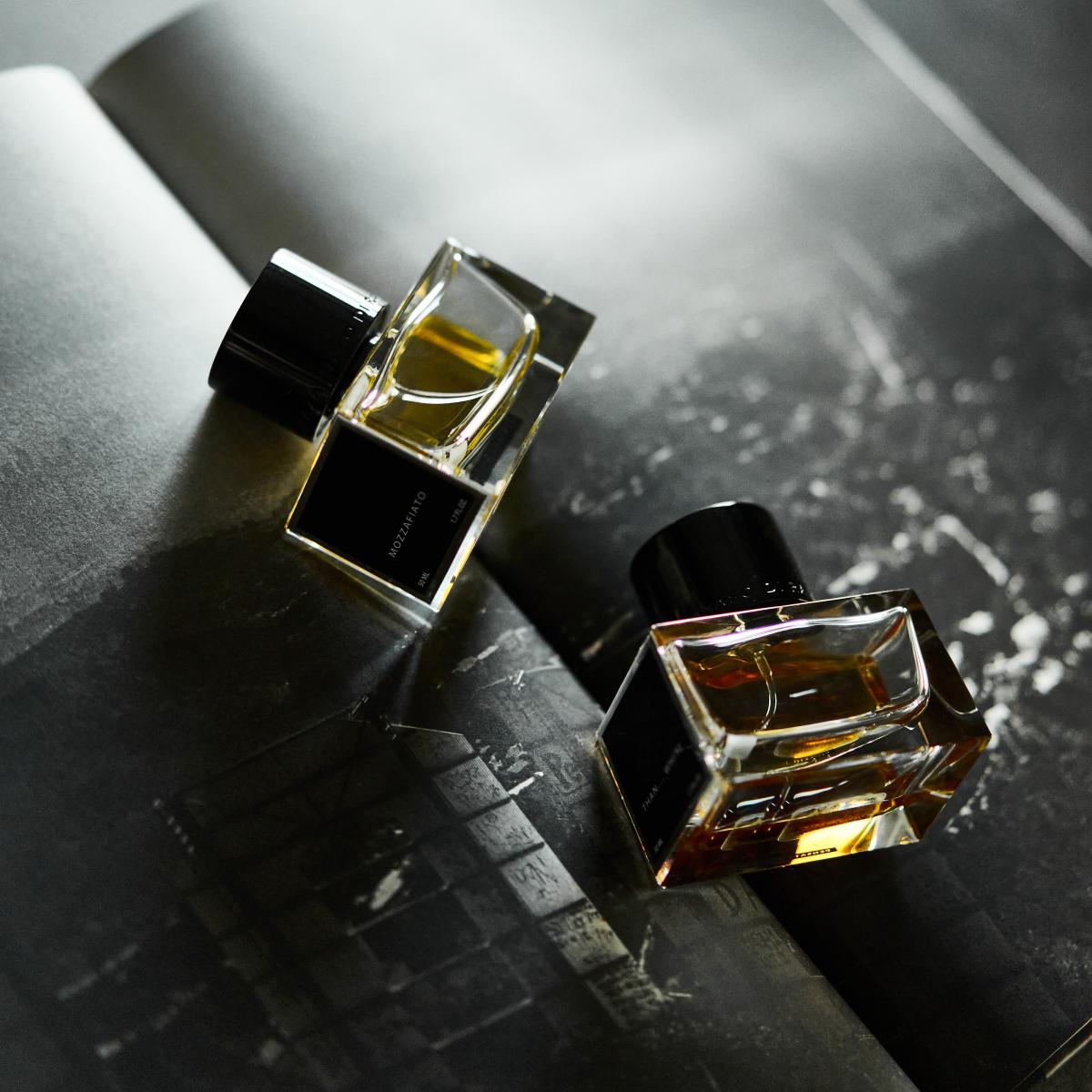 عطر ادکلن ذن وایت نازو دی رزا - Than...White Naso Di Raza - بررسی، قیمت و خرید