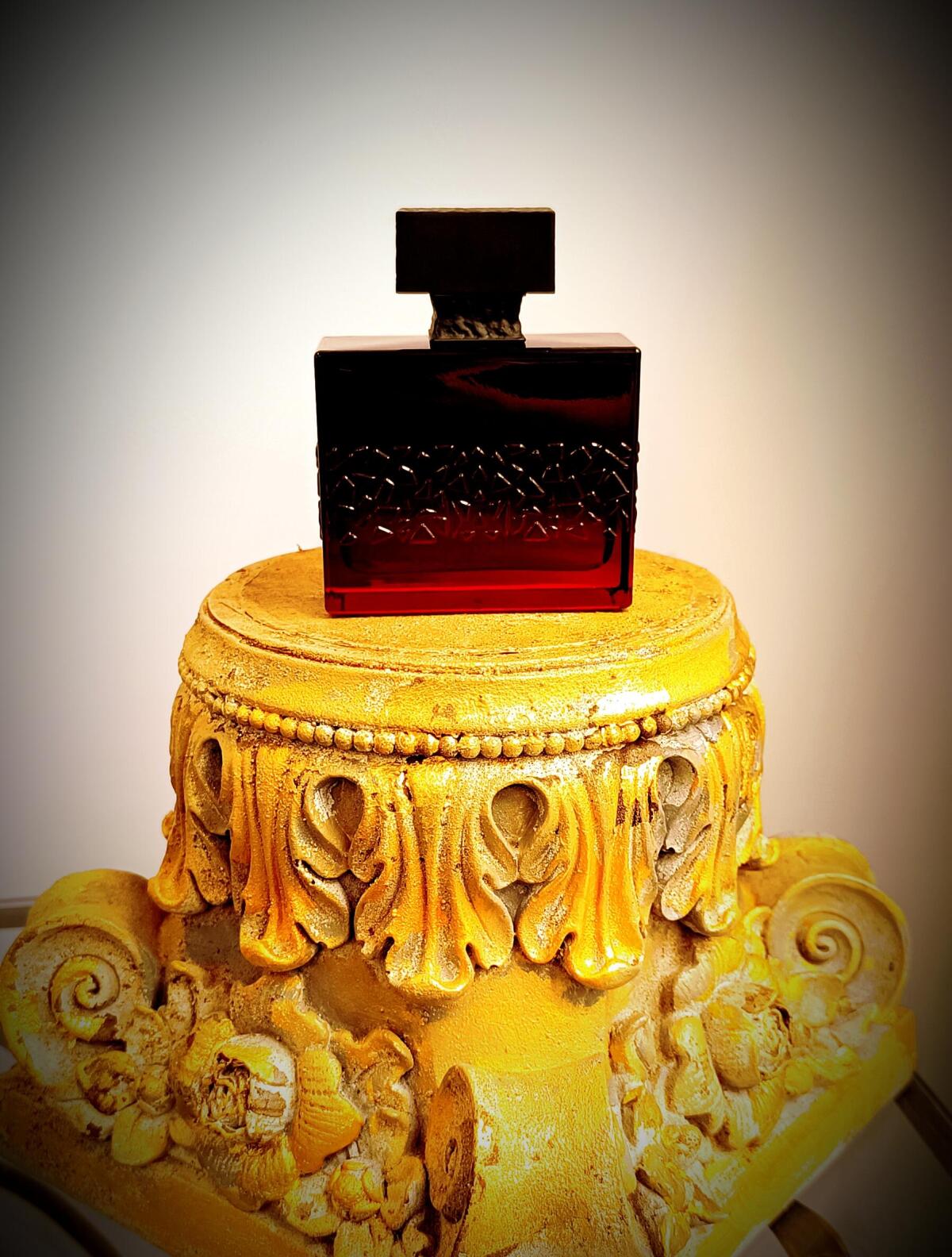 عطر ادکلن رد کلرادو میکالف - RedColorado M. Micallef - بررسی، قیمت و خرید