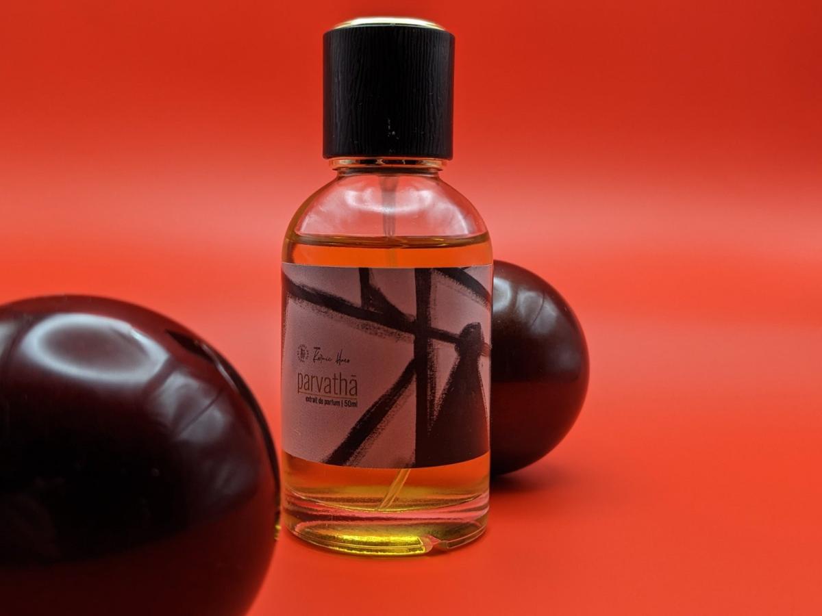 عطر ادکلن پرواتا پارفومز کارمیک هیوز - Parvathā Parfums Karmic Hues - بررسی، قیمت و خرید
