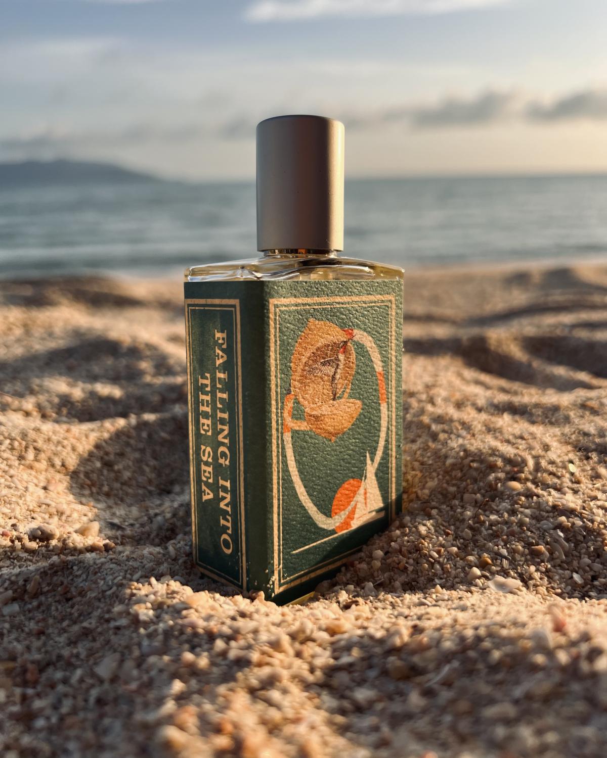 عطر ادکلن فَالینگ اینتو دِ سی ایمجینری آرتورز - Falling Into The Sea Imaginary Authors - بررسی، قیمت و خرید