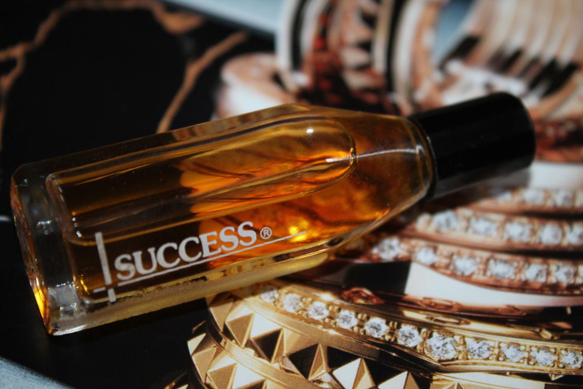 عطر ادکلن ام سی ام ساکسس ام‌سی‌ام - MCM Success MCM - Mode Creation Munich - بررسی، قیمت و خرید
