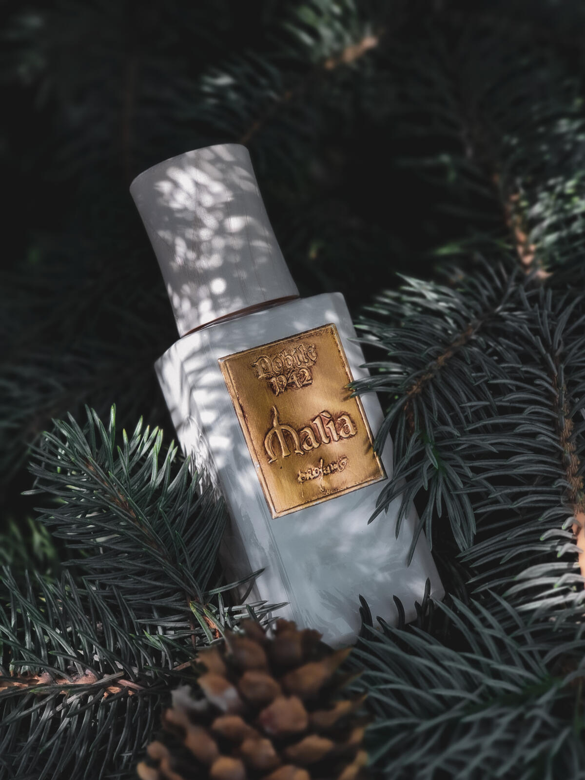 عطر ادکلن مالیا نابیله ۱۹۴۲ - Malia Nobile 1942 - بررسی، قیمت و خرید