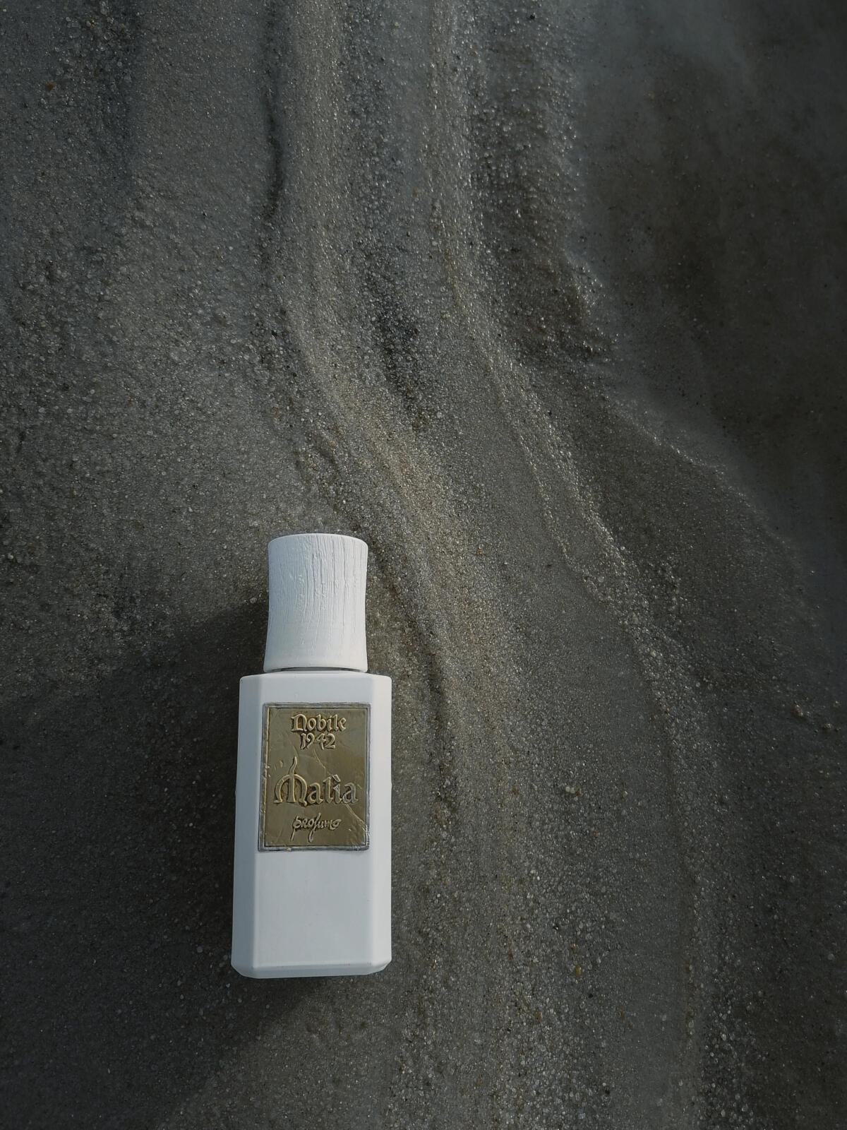 عطر ادکلن مالیا نابیله ۱۹۴۲ - Malia Nobile 1942 - بررسی، قیمت و خرید
