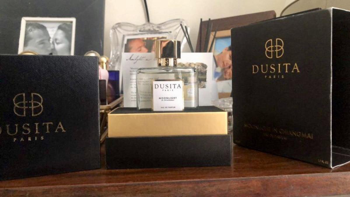 عطر ادکلن مون‌لایت این چیانگ‌مای پرفیومز دوسیتا - Moonlight in Chiangmai Parfums Dusita - بررسی، قیمت و خرید
